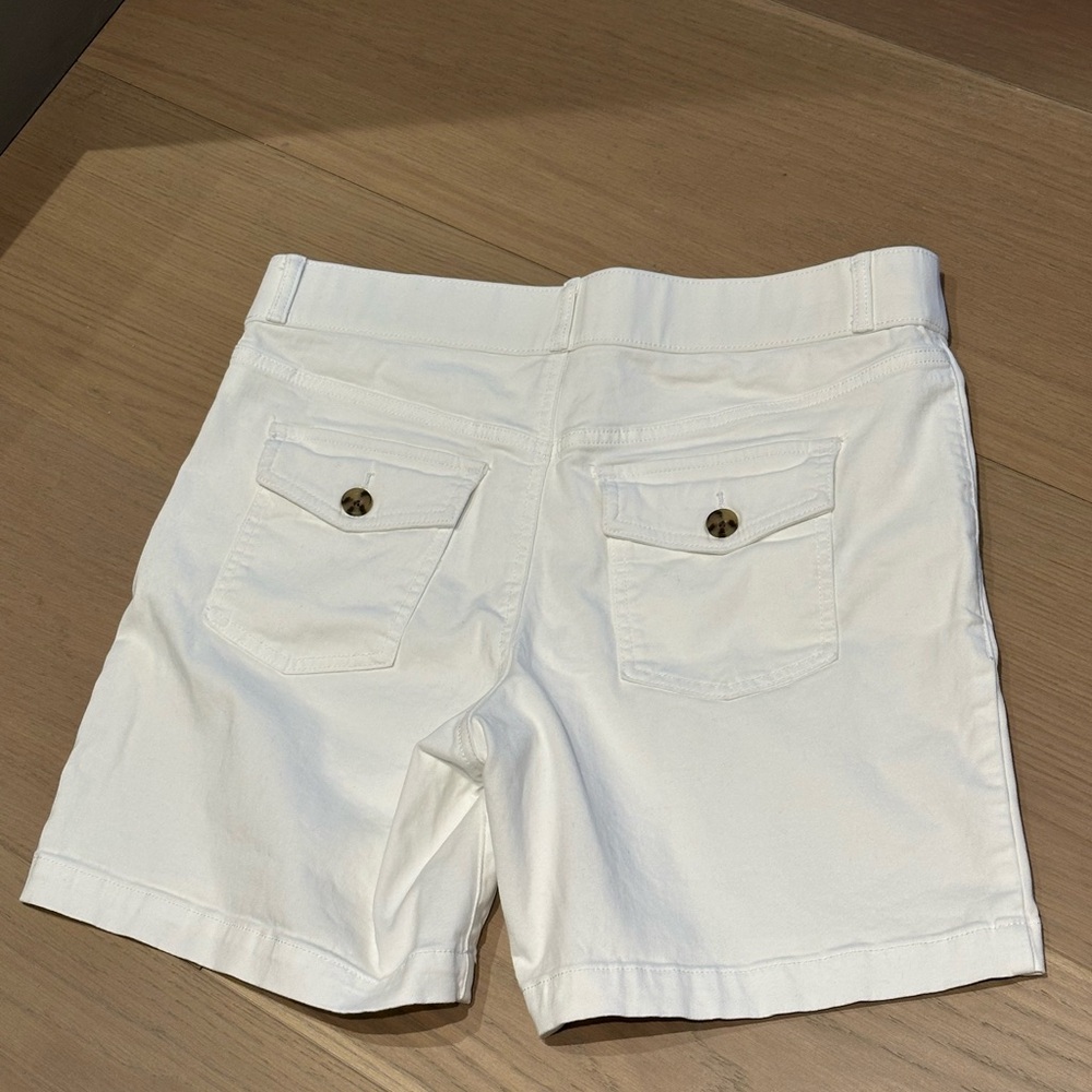 Gloria Vanderbilt Women's White Shorts - Picture 2 of 10